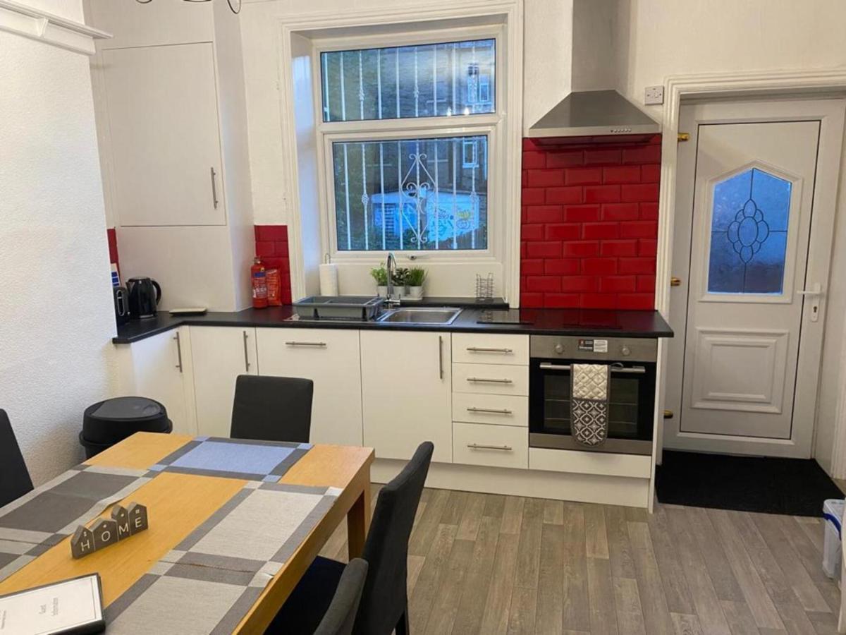 St Pauls Rd - Townhouse Accommodation แบรดฟอร์ด ภายนอก รูปภาพ