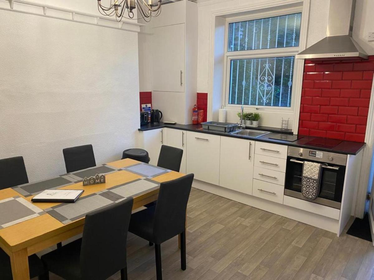 St Pauls Rd - Townhouse Accommodation แบรดฟอร์ด ภายนอก รูปภาพ